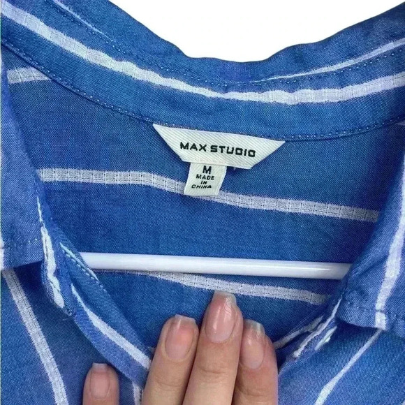 MAX STUDIO women’s striped blue/white short sleeve button down sz M gently used - Picture 6 of 7